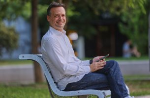 Χάρης Δούκας: «Έχουμε στόχο την φύτευση 5.000 δέντρων ετησίως, και τη μείωση των εκπομπών κατά 80%»