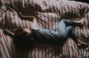 Οι καύσωνες συνδέονται με την αύξηση περιστατικών υπνικής άπνοιας