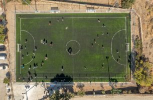 Νέο γήπεδο 5x5 στη Μήλο με τη στήριξη της Invel Real Estate και της PRODEA