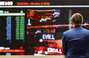 Επενδυτές πιέζουν τις εταιρείες του FTSE 100 για υποχρεωτική ψηφοφορία επί της στρατηγικής για το κλίμα