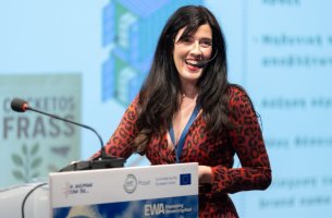 Ποια είναι η πρωτοποριακή ιδέα που φέρνει την εντομοφαγία στην Ελλάδα και κέρδισε το βραβείο του EWA;