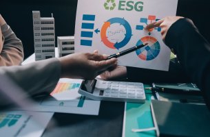 Η Μετάβαση από την Κανονιστική Υποχρέωση στην Επιχειρηματική Υπεροχή