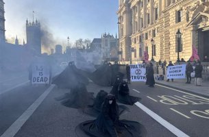 Extinction Rebellion: «Το 1,5°C είναι νεκρό» – διαμαρτυρία στο Λονδίνο για την κλιματική αδράνεια