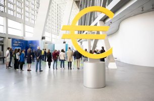 ΕΚΤ: Οι κλιματικοί κίνδυνοι εντείνονται – επιβραδύνεται όμως η άνοδος των βιώσιμων εκδόσεων χρέους