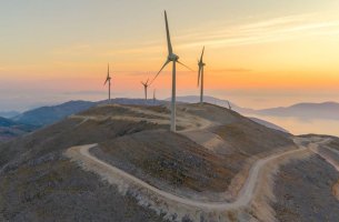 EIB και Crédit Agricole CIB κινητοποιούν έως €8 δισ. για την ευρωπαϊκή αιολική ενέργεια έως το 2027