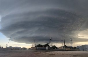 Ξεπέρασαν τα 100 δισ. δολάρια οι ζημιές από φυσικές καταστροφές στις ΗΠΑ το 2025 – χωρίς ούτε έναν τυφώνα