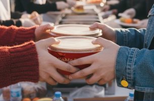 Η Lidl Ελλάς στήριξε τα Γεύματα Αγάπης σε Αθήνα και Θεσσαλονίκη