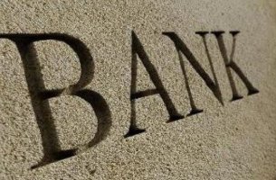 Οι τράπεζες κερδίζουν περισσότερα από πράσινα ομόλογα παρά από χρέος ορυκτών καυσίμων