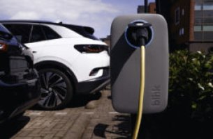 Blink Charging Hellas: Συμβάλλει έμπρακτα στη βιώσιμη κινητικότητα με μείωση 990+ τόνων CO₂ το 2025