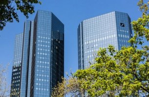 Η Deutsche Bank ανακοινώνει βελτίωση των ESG αξιολογήσεων για το 2025