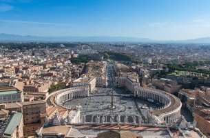 Vatican Bank: Νέοι χρηματιστηριακοί δείκτες με καθολικές αρχές σε μια δύσκολη συγκυρία για το ESG