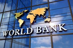 World Bank: Η κλιματική μετάβαση φέρνει νέες δουλειές αλλά και κινδύνους για τις αγορές εργασίας