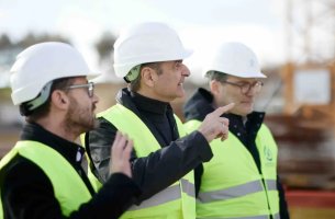 ΔΕΠΑ Εμπορίας: Επίσκεψη του πρωθυπουργού στη Μονάδα Ηλεκτροπαραγωγής Αλεξανδρούπολης