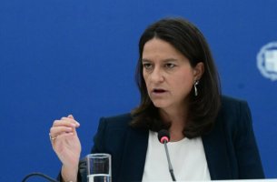 Κεραμέως: Στόχος η εξάλειψη του μισθολογικού χάσματος μεταξύ ανδρών και γυναικών