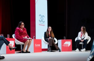 Κεραμέως και ΣΕΒ για τις γυναίκες στην εργασία: Τα στοιχεία, οι παρεμβάσεις και η μάχη με τα στερεότυπα