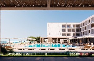 Tinos Beach: Η αναγέννηση ενός τοπόσημου με πυξίδα τη βιωσιμότητα και το αποτύπωμα στην κοινωνία