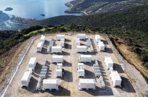 MORE: Σε λειτουργία εισέρχονται τρία από τα πρώτα έργα αποθήκευσης ηλεκτρικής ενέργειας στην Ελλάδα