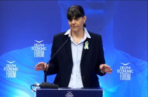 Λάουρα Κοβέσι: Η διαφθορά δεν είναι η δουλειά των πολιτικών