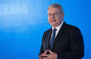 Υπογράφηκε η σύμβαση για τη γεώτρηση στο «μπλοκ 2» στο Ιόνιο – Σιάμισιης: «Κρίσιμο βήμα για την αξιοποίηση εγχώριων ενεργειακών πόρων»