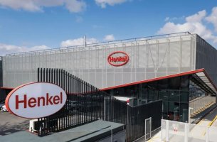 Henkel: Στόχος μείωσης εκπομπών κατά 42% έως το 2030 και πλήρης στροφή σε κυκλική συσκευασία