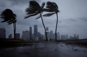 Ακραία καιρικά φαινόμενα: Το «αόρατο κόστος» που διαλύει τις επιχειρήσεις