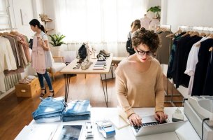 Business of Fashion: Η μόδα επαναλανσάρει τη βιωσιμότητα ως στρατηγική οικονομικής επιβίωσης
