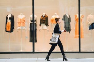 Shein και Everlane: Μήπως τελειώνει η εποχή της «βιώσιμης» ταυτότητας των millennials;
