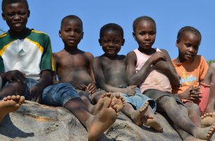 UNICEF: Τα μισά παιδιά του κόσμου εκτίθενται σε τουλάχιστον τρεις κλιματικούς κινδύνους