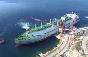 Διαγωνισμός από ΔΕΣΦΑ για πλωτή πλατφόρμα φόρτωσης/ εκφόρτωσης πλοίων small scale L.N.G., στη Ρεβυθούσα