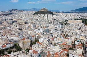 ΕΛΙΤΗΕ: Το γερασμένο κτιριακό απόθεμα αυξάνει τον κίνδυνο ηλεκτροπληξιών και πυρκαγιών