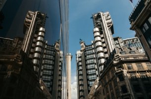 Lloyds: £100 δισ. σε sustainable και transition financing έως το 2030