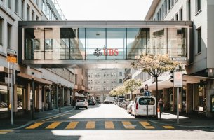 UBS: Επανεξετάζει τη διαχείριση sustainable fund 1 δισ. δολαρίων