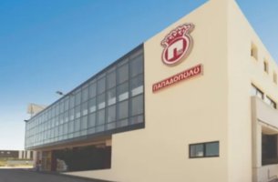 Μπισκότα Παπαδόπουλου: «Δεν ανήκει στην εταιρεία το βυτιοφόρο» – Τρεις συλλήψεις για παράνομη απόρριψη αποβλήτων στον Κηφισό