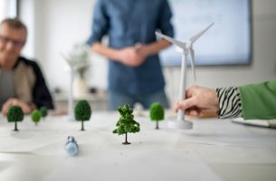 WEF: Οι CSOs περνούν από τις δεσμεύσεις στην εκτέλεση – Business value, προσαρμογή και AI στο επίκεντρο