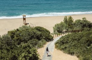 Costa Navarino: Η αθέατη πλευρά του βιώσιμου τουρισμού