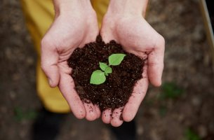 Climate Action 100+: Ισχυρότερη εταιρική διακυβέρνηση για το κλίμα, αλλά μεγάλα κενά στα σχέδια μετάβασης