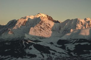 Mont Blanc: Έχασε πάνω από ένα μέτρο ύψους σε έναν χρόνο – Στα 4.807,47 μέτρα η κορυφή
