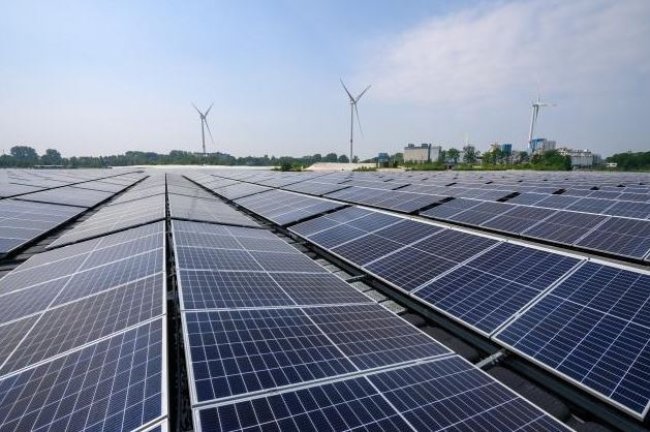 IEA: Παγκόσμιο ρεκόρ παραγωγής ηλεκτρικής ενέργειας από ΑΠΕ το 2023