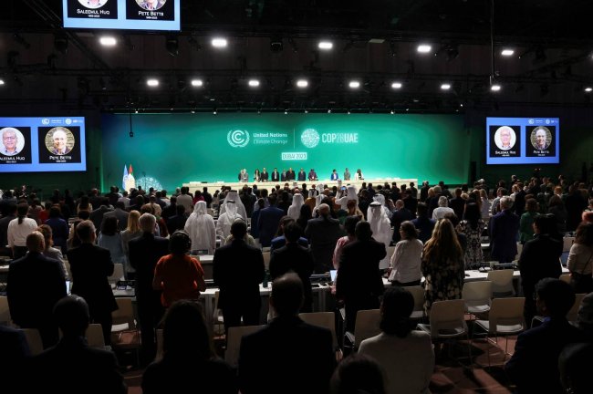 COP28: Οι συμμετέχουσες χώρες εγκρίνουν επίσημα συμφωνία για τη δημιουργία ταμείου για τις κλιματικές καταστροφές