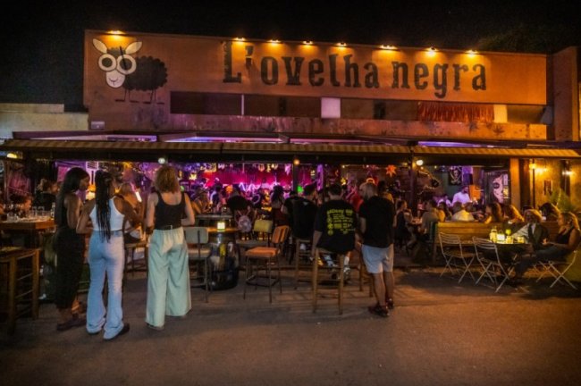 L’Ovelha Negra στο Μοσχάτο: Καλοκαιρινές νύχτες με χαρακτήρα, γεύση και ρυθμό