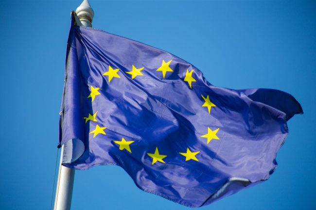 Η Ε.Ε. συζητά τον νέο στόχο μείωσης εκπομπών για το 2040 – Αντιδράσεις, ευκαιρίες και όροι