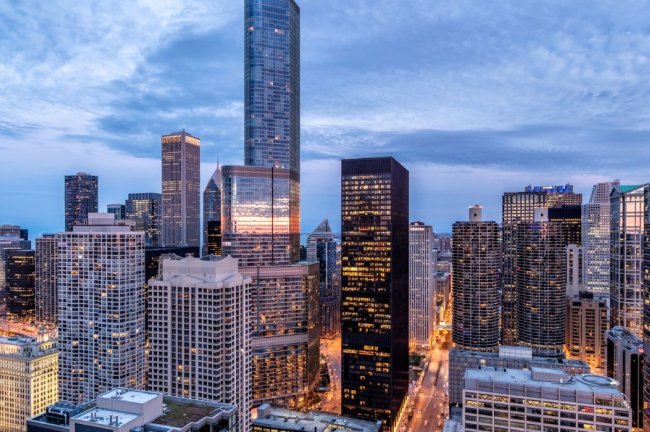 Climate Policy Initiative: Τα συνταξιοδοτικά ταμεία του ΟΟΣΑ ανεβάζουν ταχύτητα στο κλίμα, αλλά μένουν εκτεθειμένα στα ορυκτά καύσιμα