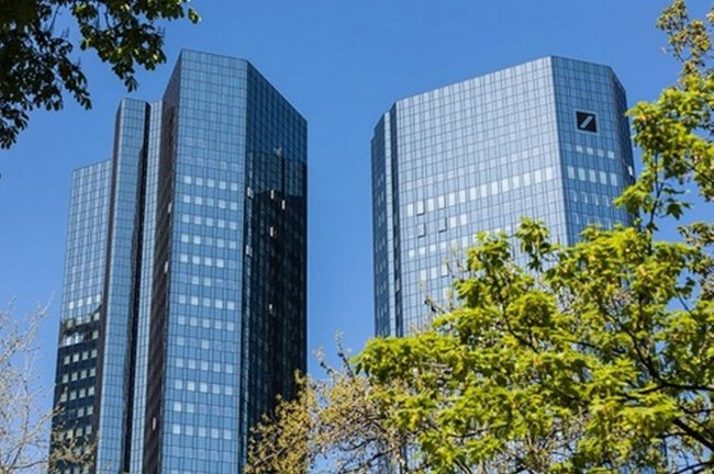 Η Deutsche Bank ανακοινώνει βελτίωση των ESG αξιολογήσεων για το 2025