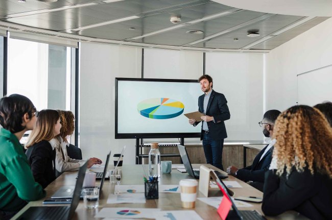 Παγκόσμιο Οικονομικό Φόρουμ: Γιατί οι ομάδες βιωσιμότητας πρέπει να «μιλήσουν» τη γλώσσα των επιχειρήσεων