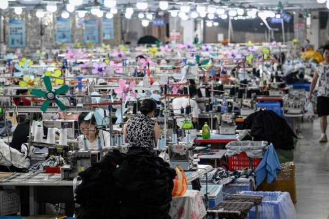 Ευρωπαϊκή Επιτροπή: Τέλος στην καταστροφή αδιάθετων ρούχων και παπουτσιών – Νέα μέτρα Ecodesign για τη μείωση των εκπομπών