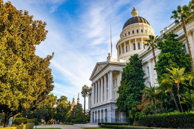 Η Καλιφόρνια γίνεται η πρώτη Πολιτεία των ΗΠΑ με υποχρεωτικό climate reporting