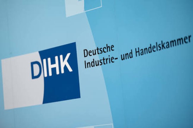 DIHK: Ένα χρόνο μετά τα Omnibus, οι επιχειρήσεις ζητούν ουσιαστική μείωση γραφειοκρατίας