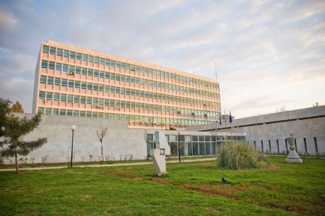 Πώς το ΕΙΕ κατάφερε μια ολική ενεργειακή αναβάθμιση χωρίς να κατεβάσει ρολά