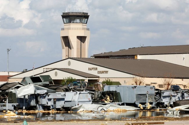 Πεντάγωνο: Απορρίπτει την «κλιματική ατζέντα», αλλά επενδύει δισεκατομμύρια στην ανθεκτικότητα των βάσεων