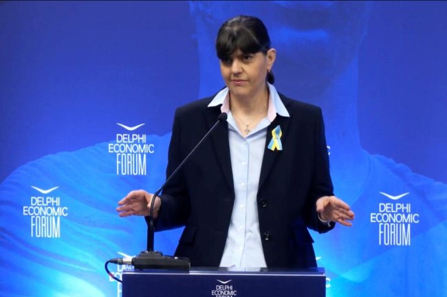 Λάουρα Κοβέσι: Η διαφθορά δεν είναι η δουλειά των πολιτικών